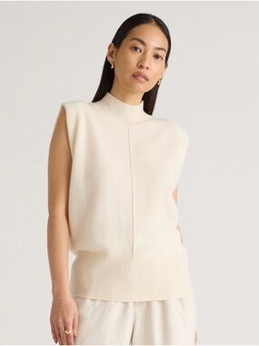 Quince Mongolian Cashmere padded shoulder sweater tank in Ivory Cream Large